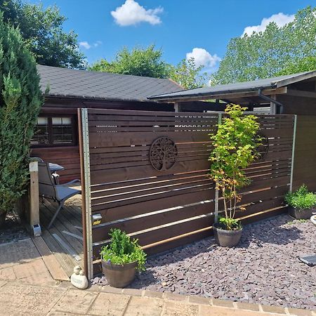 Godshill  Cypress Log Cabins Accommodation מראה חיצוני תמונה