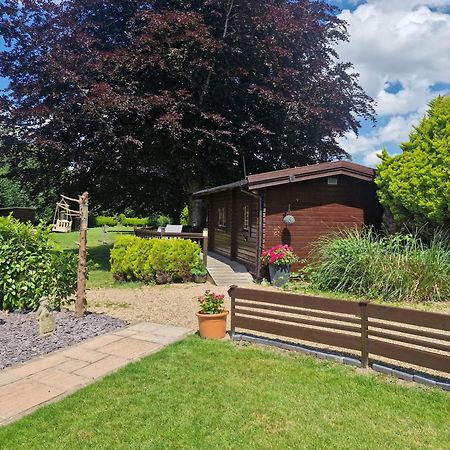 Godshill  Cypress Log Cabins Accommodation מראה חיצוני תמונה