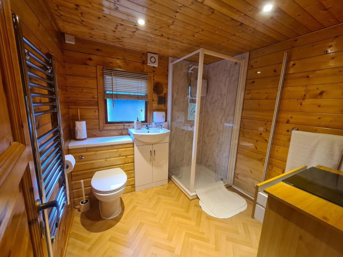 Godshill  Cypress Log Cabins Accommodation מראה חיצוני תמונה