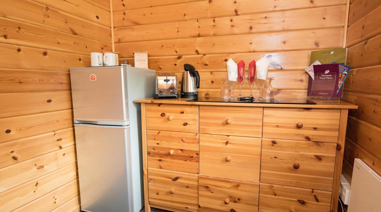 Godshill  Cypress Log Cabins Accommodation מראה חיצוני תמונה